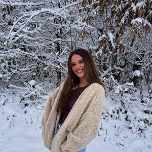 Meet your Posher, Danielle